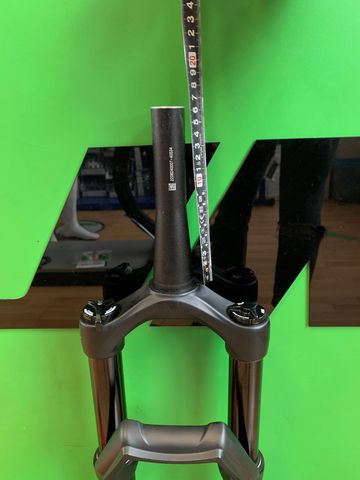 Tweedehands Marzocchi Bomber Z2 2024 bike — afbeelding 4 van 4