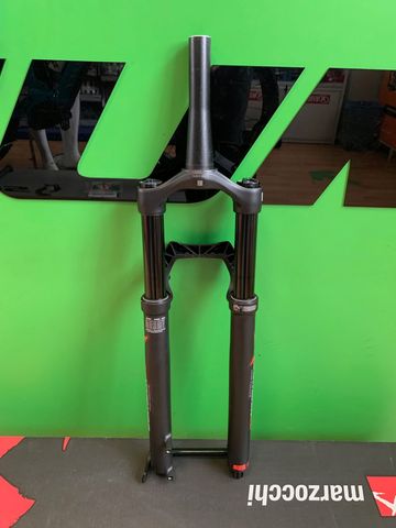 Tweedehands Marzocchi Bomber Z2 2024 bike — afbeelding 3 van 4