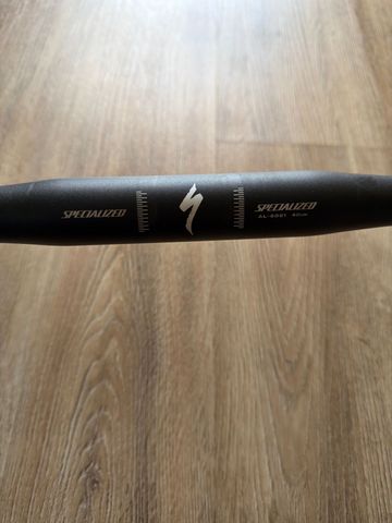 Tweedehands Specialized Guidon Shallow Drop 2024 bike — afbeelding 2 van 3