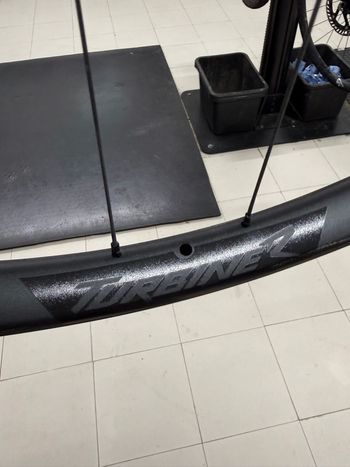 Used Race Face Turbine R 2024 bike — image 5 of 6