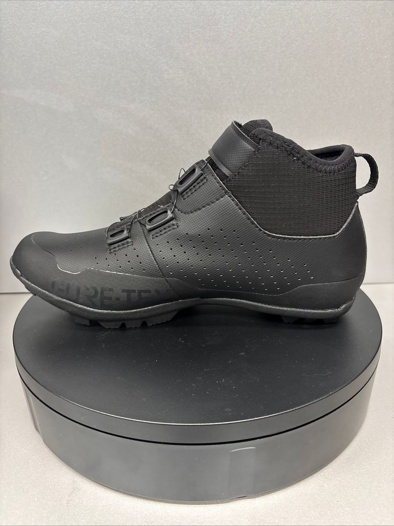 Used Fizik Terra Artica X5 Goretex 2025 bike — image 5 of 6