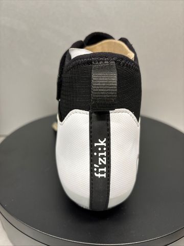 Używany Fizik Tempo Artica GTX BIANCA 2025 bike — zdjęcie 3 z 5