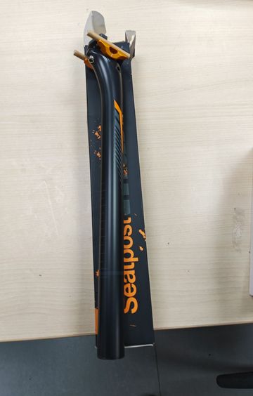 Used Mud Tija Cross Carbon Seatpost 400x31.6mm Saddles & Seatposts