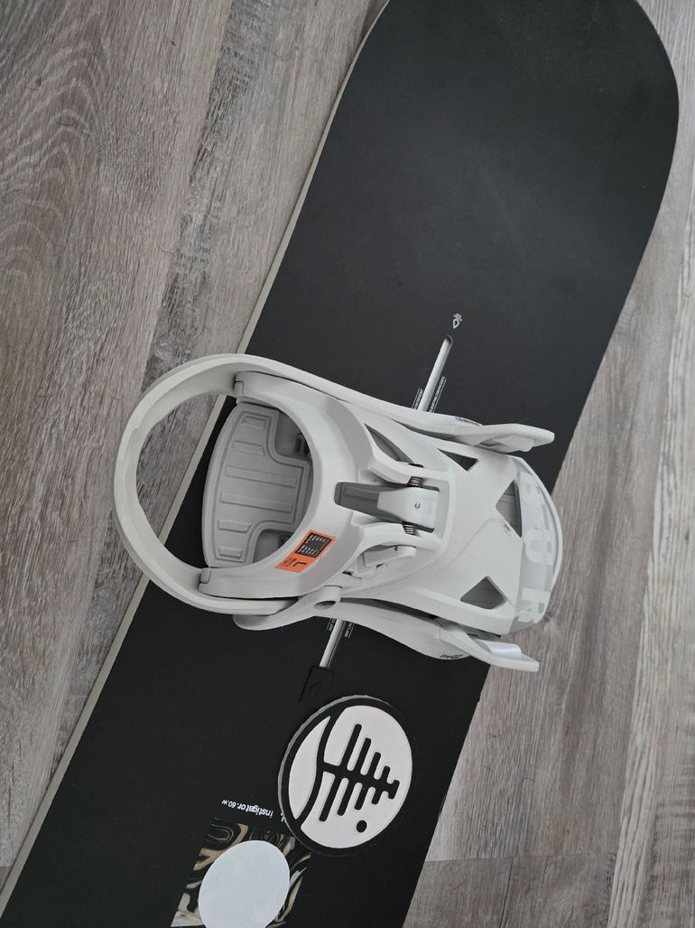 Used Burton Instigator 160w Flat Top 2023 bike — image 4 of 9