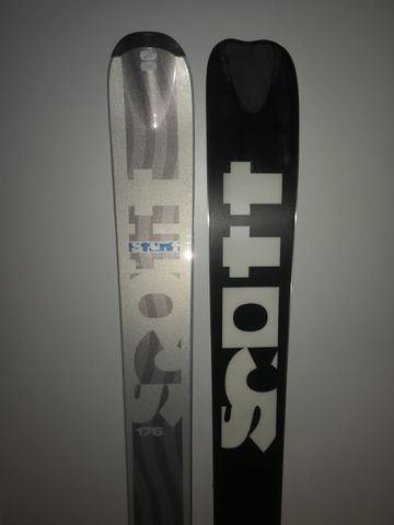Used Scott Stunt Skiing & Skitouring