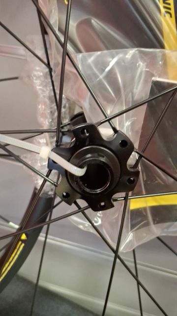 Used Mavic Crossmax 27.5" Boost 6-fori 7/12v Shimano bike — image 2 of 3