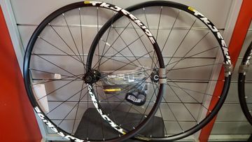 Mavic Crossride 29" 7/11v 6 fori center lock Wheels usato