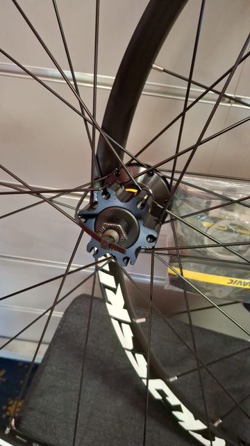 Used Mavic Crossride 29" 7/11v 6 fori center lock bike — image 2 of 3