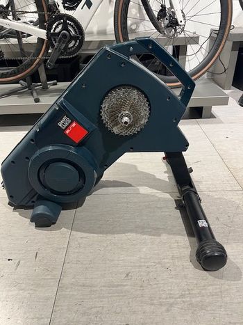 Used Elite Turno Smart Trainer 2018 bike — image 2 of 6