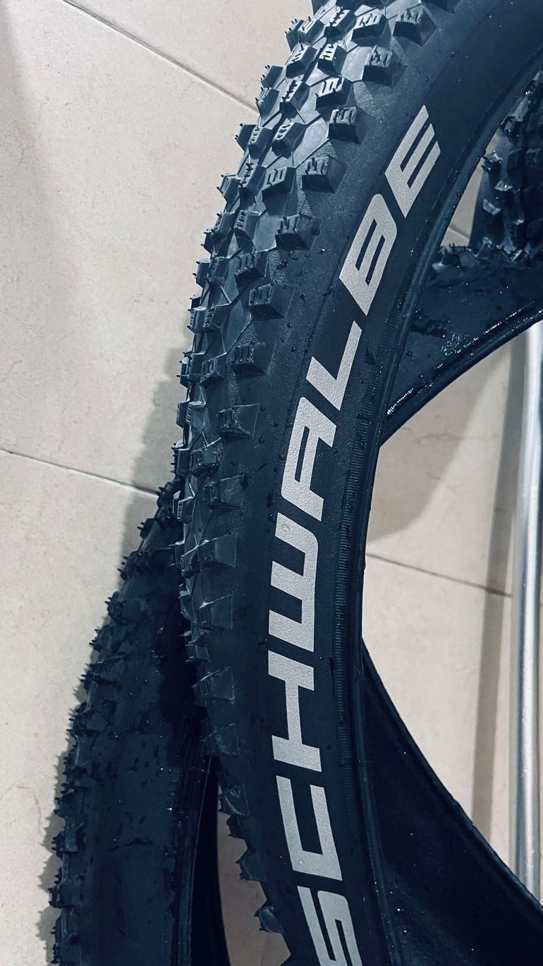 Used Schwalbe modelo Rocket Ron 24”x 2’10 nuevos a estrenar 2025 bike — image 3 of 6