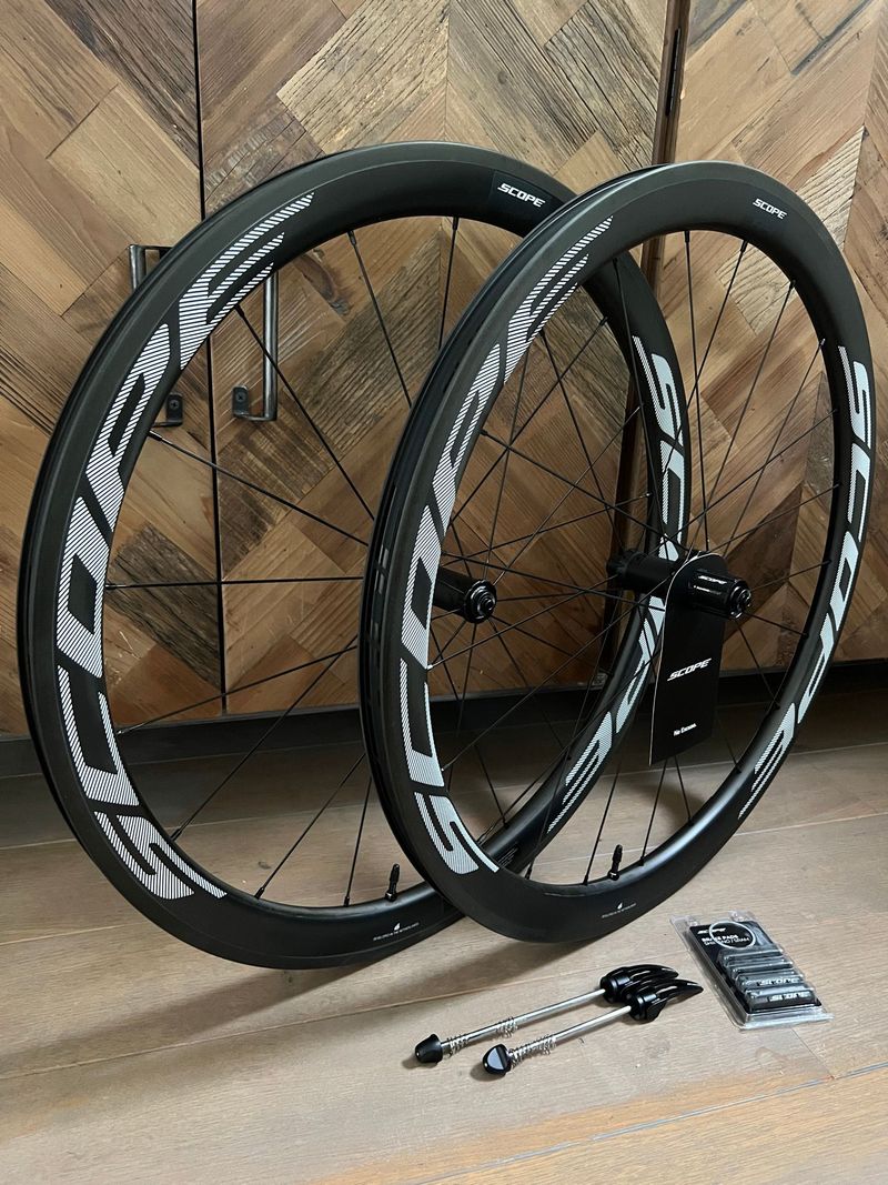 Used Scope NEW! R4 rim Carbon Wheels/28 Shimano Frehub 10/11/12 Speed 2024 Wheels