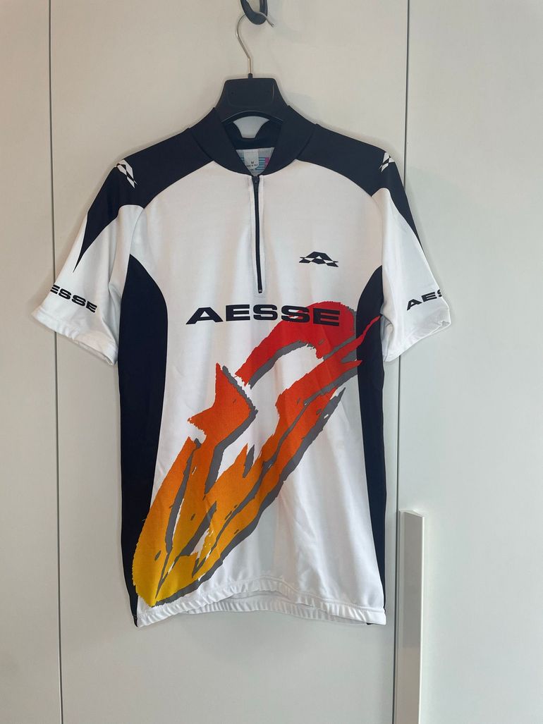 Used Aesse maglia bici ciclismo con tasche bike — image 1 of 14