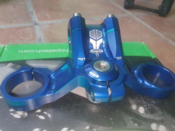 Použité Hope top crown boxer blu 2022 bike — obrázek 3 z 3