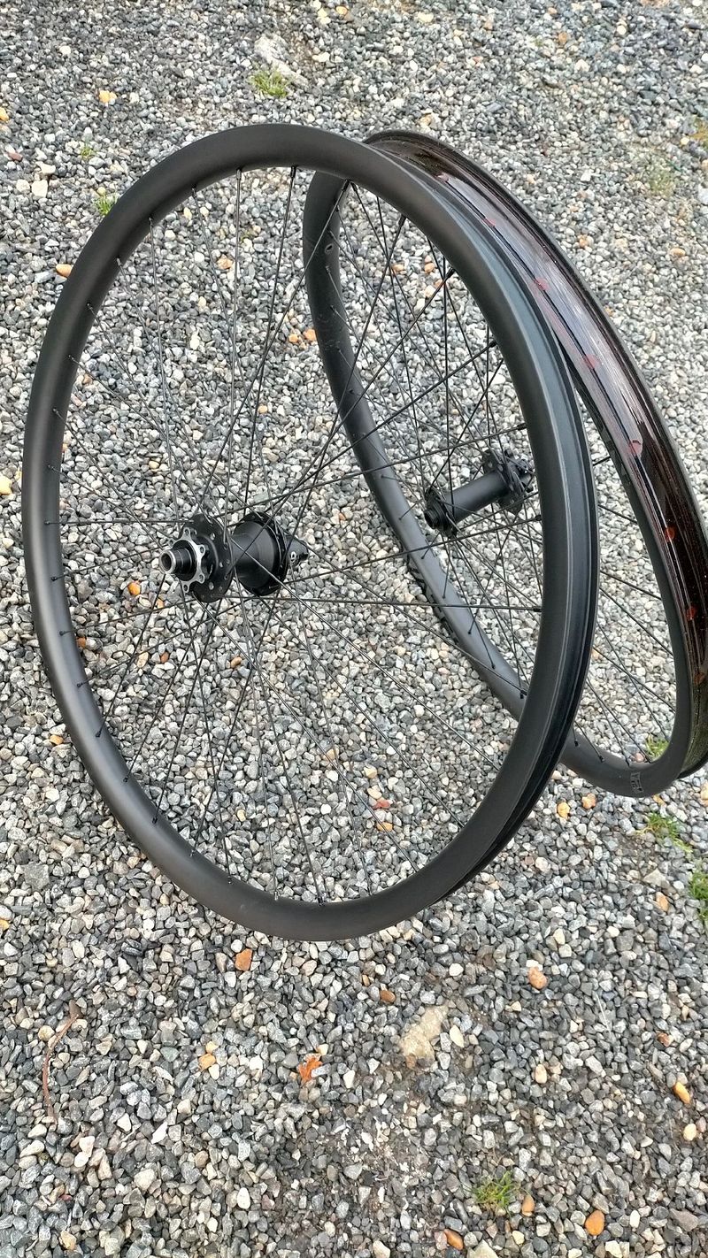 Použité Novatec Paire de roue M30 CARBONE 2025 Wheels
