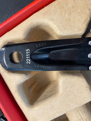 Used Sram Rival AXS Crankset 172.5mm 48-35 12-speed DUB bike — image 4 of 9