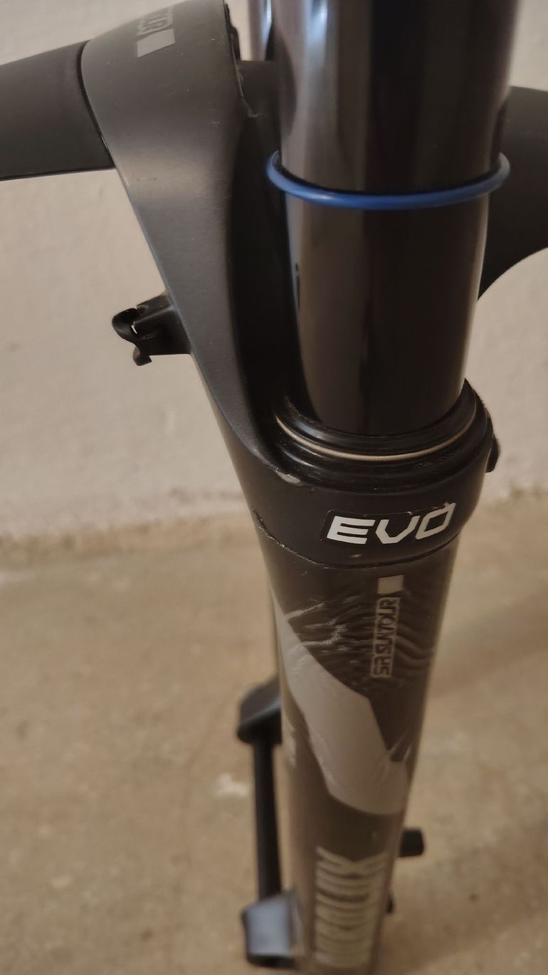 Used 2024 Sr Suntour durolux 36 160 bike — image 4 of 11
