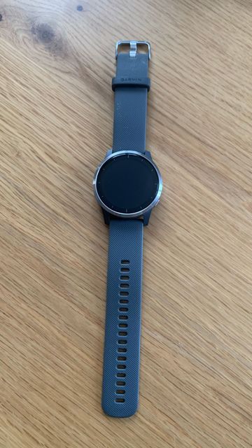 Used 2021 Garmin Vivoactive 4 GPS Smartwatch bike — image 6 of 6