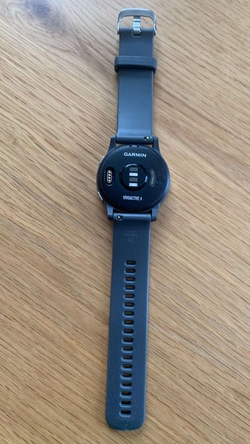Used 2021 Garmin Vivoactive 4 GPS Smartwatch bike — image 5 of 6