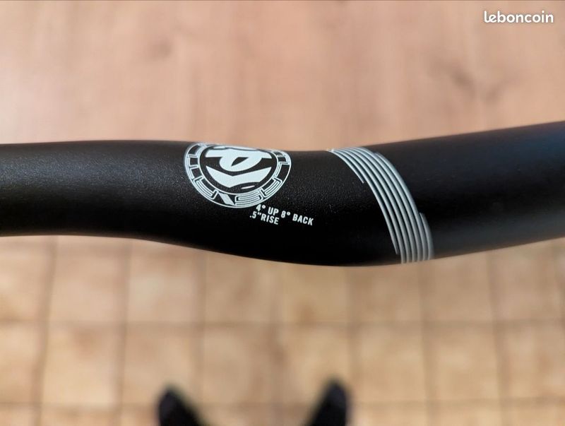 Używany Race Face Atlas Cockpit