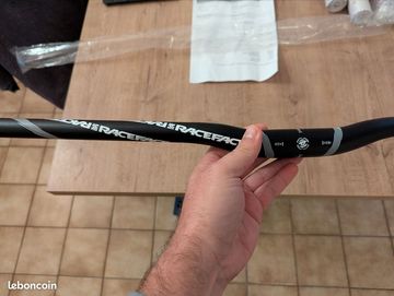 Used Race Face Atlas bike — image 2 of 4
