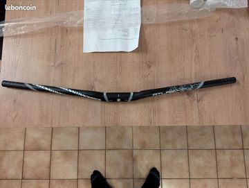 Used Race Face Atlas bike — image 4 of 4