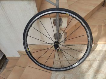 Used 2018 Mavic bike — image 2 of 2