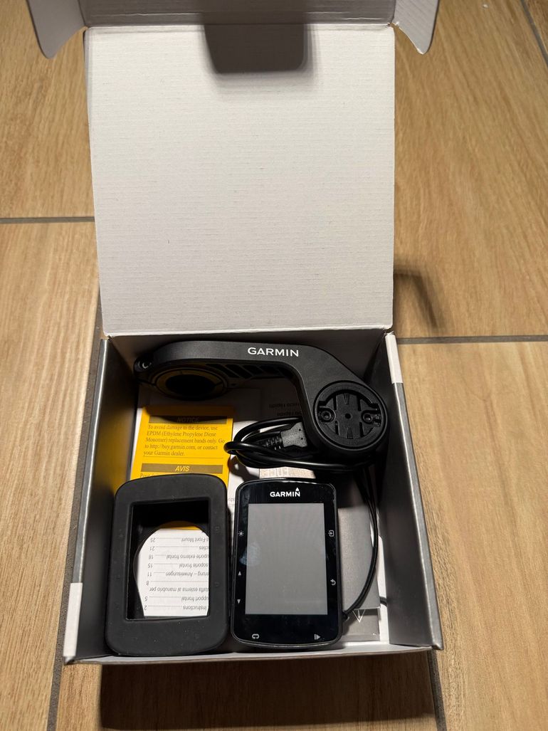 Used Garmin Edge 520 GPS Cycling Computer bike — image 8 of 9