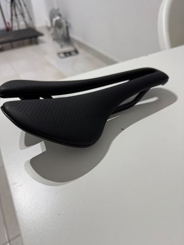 Used Bontrager Aeolus pro 2025 Saddles & Seatposts