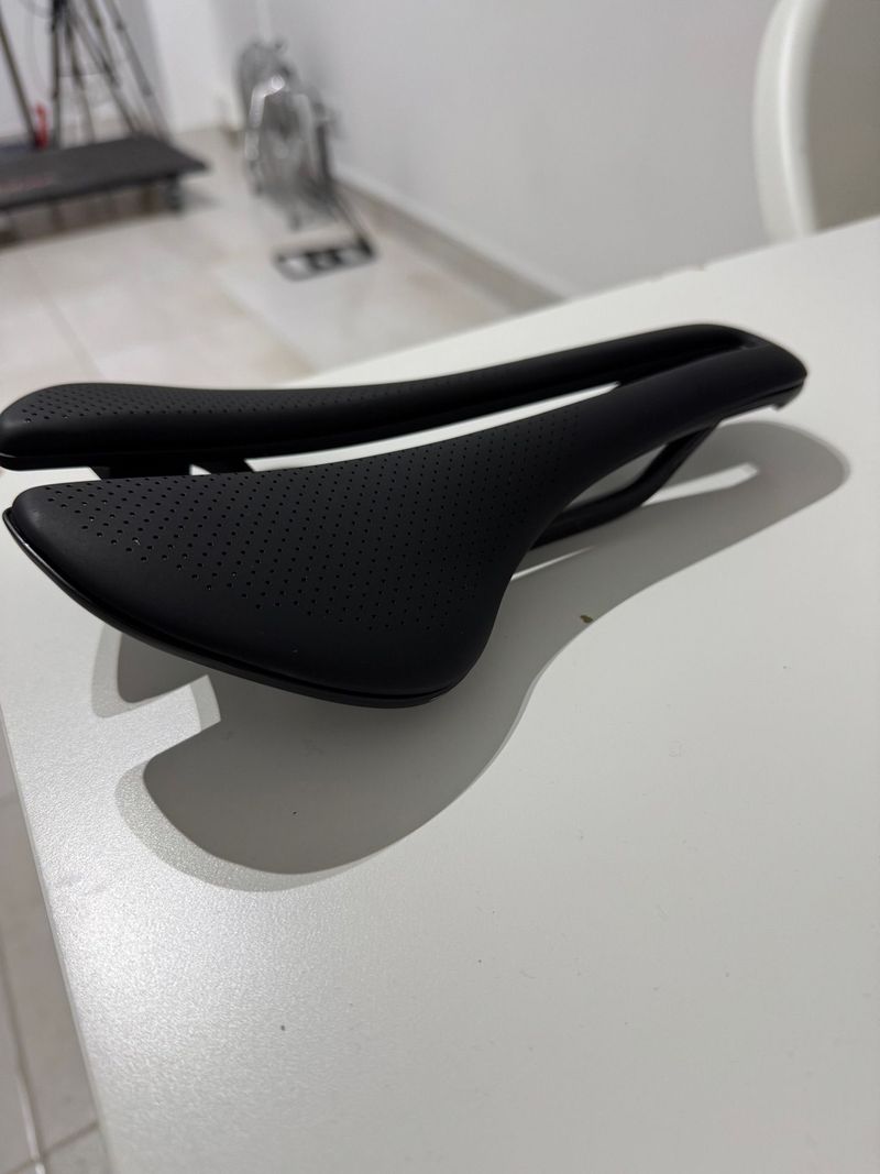 Used Bontrager Aeolus pro 2025 Saddles & Seatposts