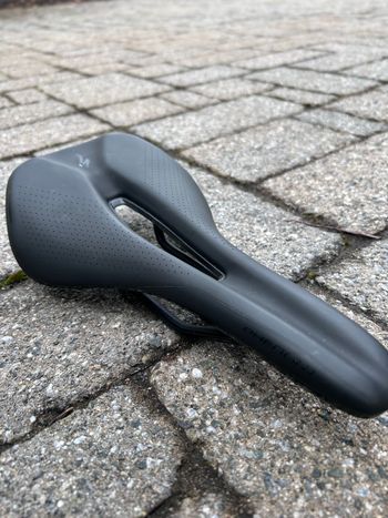 Used Specialized Phenom Saddle bike — image 2 of 3