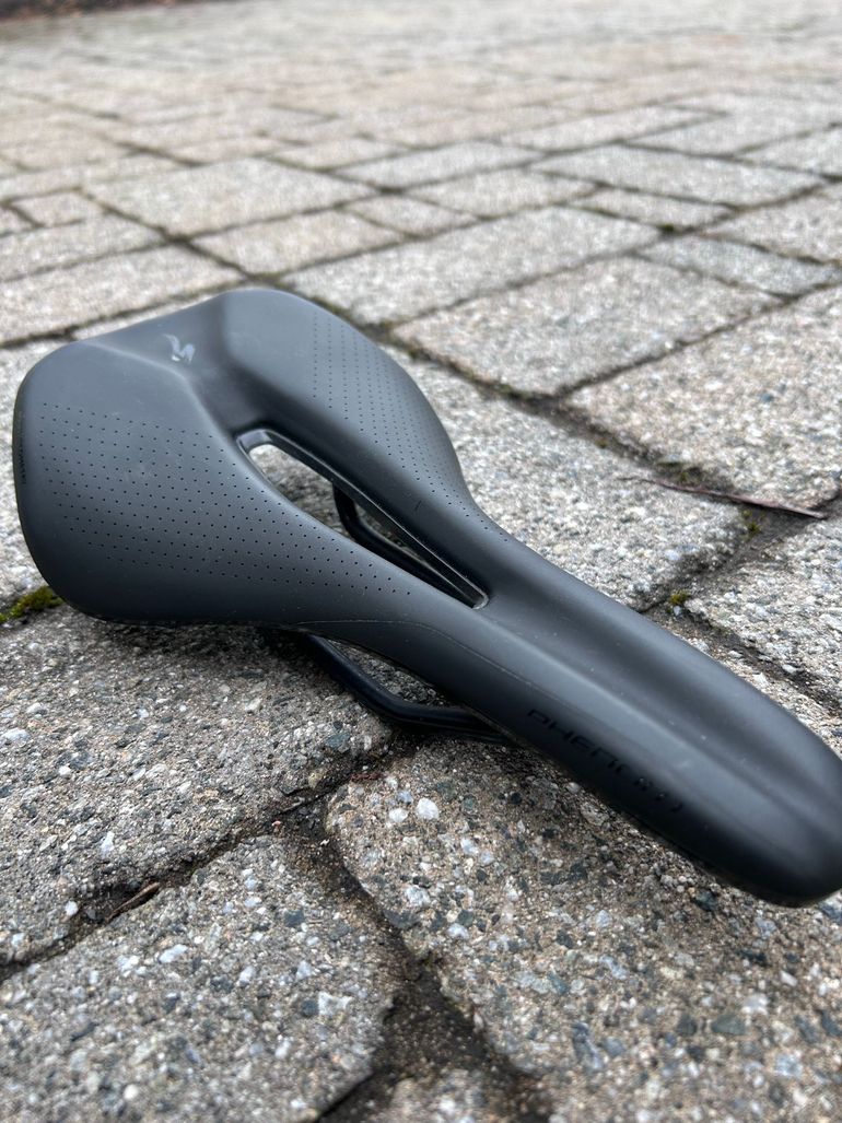 Used Specialized Phenom Saddle bike — image 2 of 3