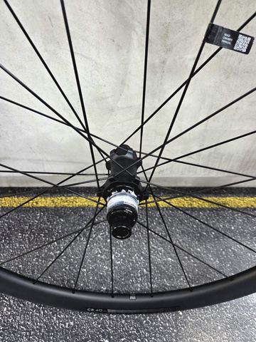Used Bmc CR 40 SL Carbon Wheelset 2025 bike — image 6 of 7