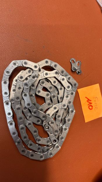 Used Sram Force 12-speed Flattop Chain Waxed 110 Link bike — image 1 of 3