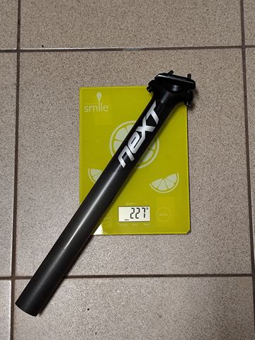 Použité 2022 Race Face Next SL Seatpost 30.9mm Carbon 228g Saddles & Seatposts