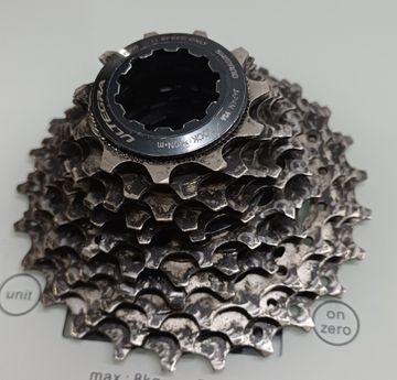 Gebrauchtes Shimano Ultegra CS-6800 11-speed 11-25T Cassette Drivetrain & Pedals