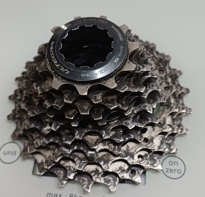 Shimano Ultegra CS-6800 11-speed 11-25T Cassette Drivetrain & Pedals usato