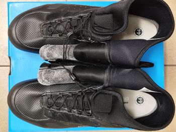 Used Shimano RW5 RW500 Winter SPD-SL Shoes Size 44 bike — image 7 of 8