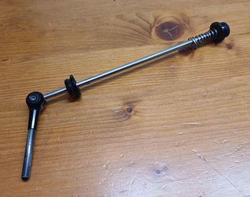 Used Nessuno Ergal Titanio perno passante Ruota Posteriore 130 Mm bike
