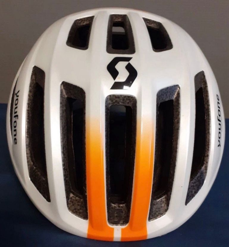 Used 2025 Scott centric plus mips bike — image 3 of 4