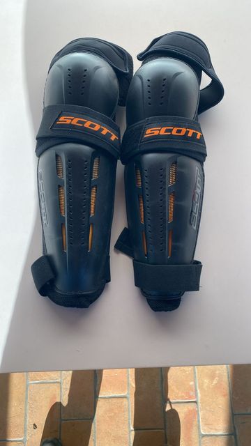Scott Officer Knee Guard 2023 Cycling Clothing usato