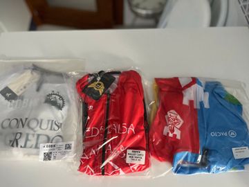 Käytetty 2024 Maillot Ciclismo Lote de 3 Nuevos Cycling Clothing
