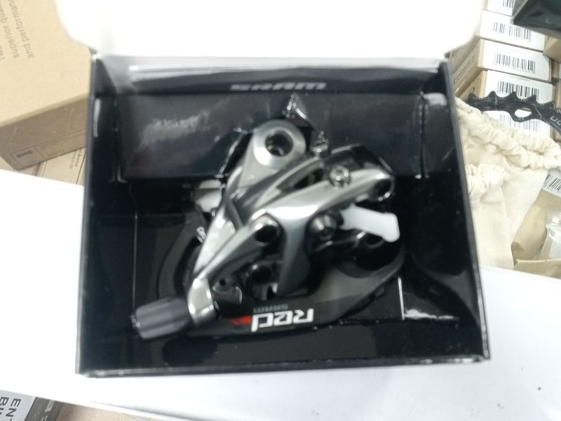 Käytetty Sram Red 22 Rear Derailleur Drivetrain & Pedals