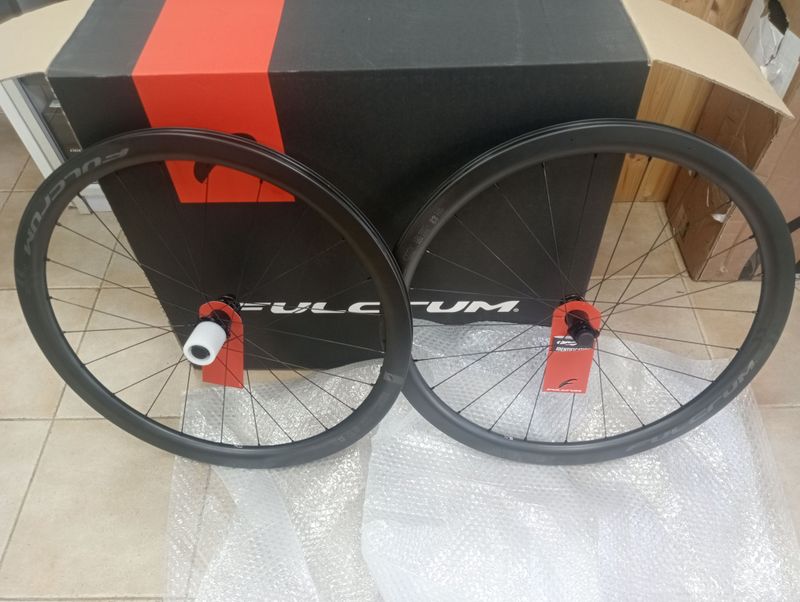 Gebrauchtes Fulcrum Wind 42 Disc Wheels Wheels