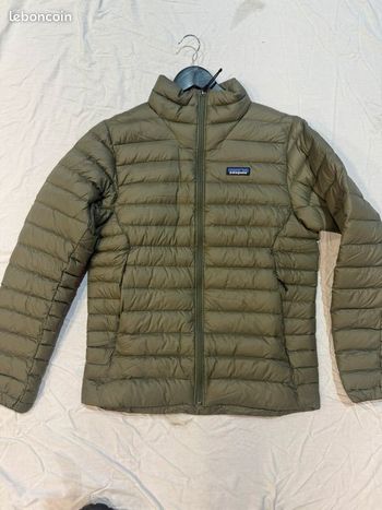 Used Patagonia Men's dows sweater hoody bike