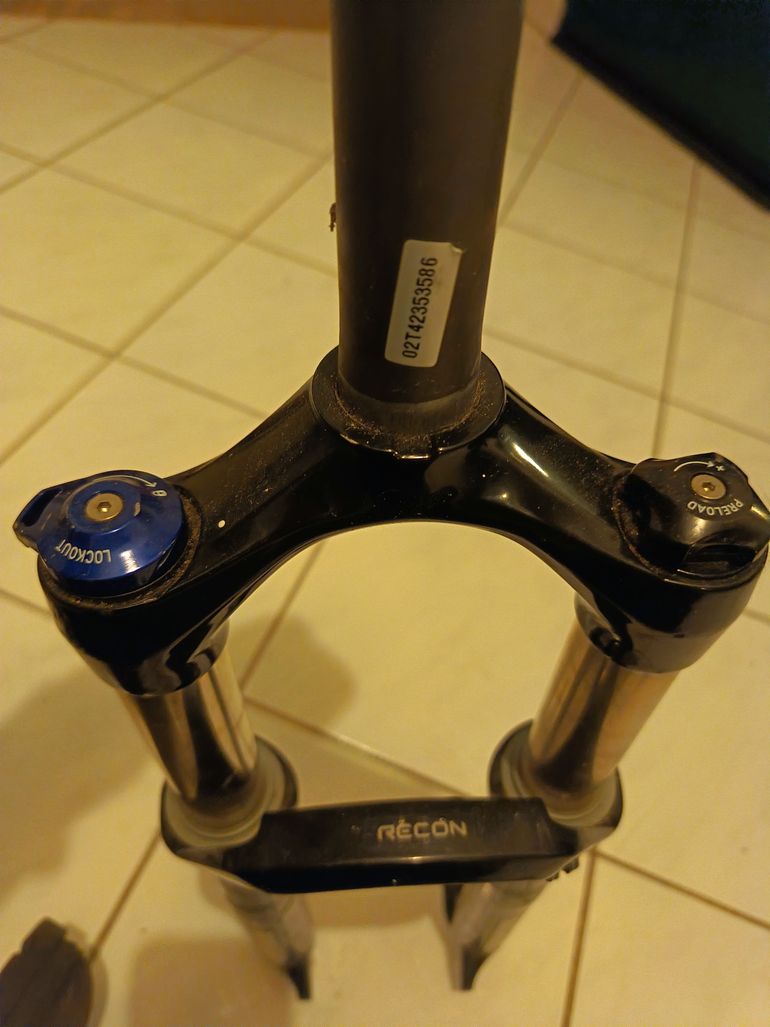 Used RockShox Suspension Fork 26 inch Disc bike — image 4 of 7