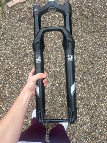 2024 X-Fusion Fourche bike usato — immagine 1 di 3