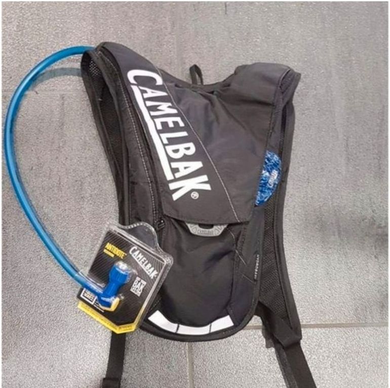 Used Camelbak Camelback antidote 1.5 litres noir ou rouge bike — image 1 of 2