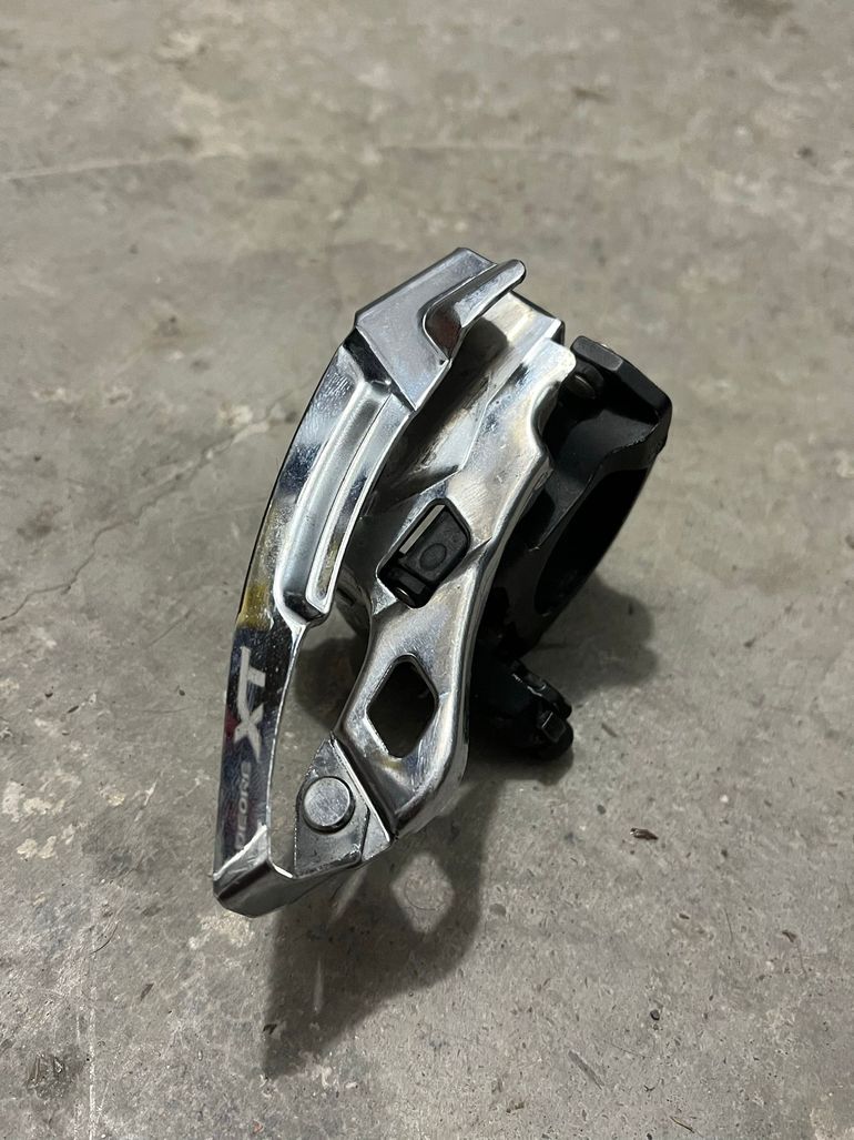 Tweedehands Shimano Deore XT Front Derailleur bike — afbeelding 1 van 2