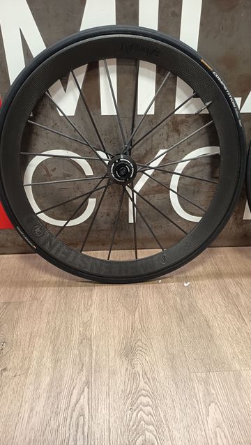 Lightweight 2023 bike d'occasion — image 2 sur 4