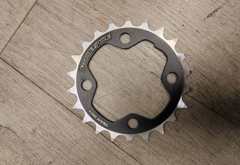 Used Race Face Chainring 22 Teeth VTT 4 Branches bike — image 1 of 2